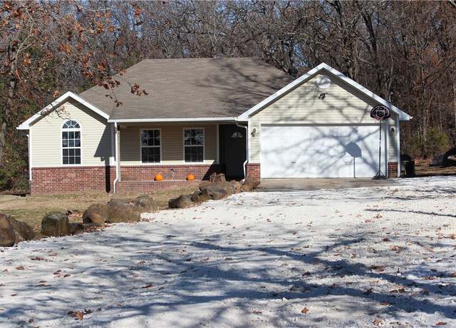 Property at 18336 E Holt Rd, Lincoln, AR 72744, 4 beds, 2 baths