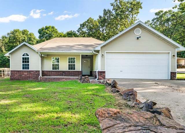 Property at 18336 E Holt Rd, Lincoln, AR 72744, 4 beds, 2 baths
