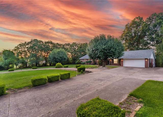 Property at 5000 Bob Mills Rd, Springdale, AR 72762, 4 beds, 3 baths