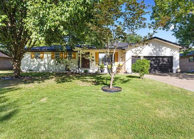 Property at 606 Maria St, Springdale, AR 72762, 3 beds, 2 baths