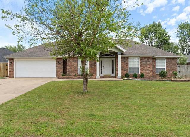Property at 1304 Hunter Rdg, Siloam Springs, AR 72761, 4 beds, 2 baths