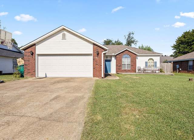 Property at 681 Zachary St, Centerton, AR 72719, 3 beds, 2 baths