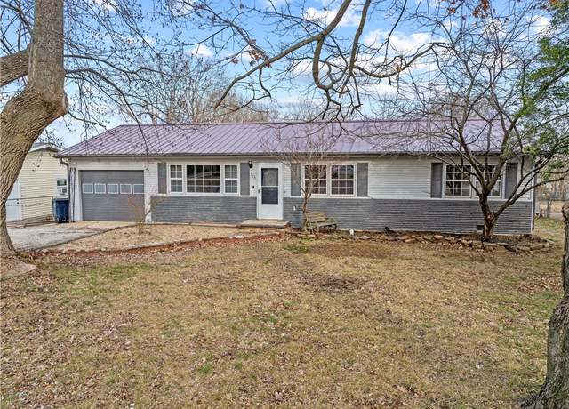 Property at 515 Liberty St, Harrison, AR 72601, 3 beds, 1.5 baths