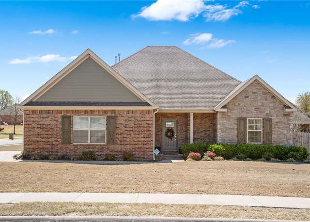 Property at 114 St. Vincent St, Lowell, AR 72745, 3 beds, 2 baths