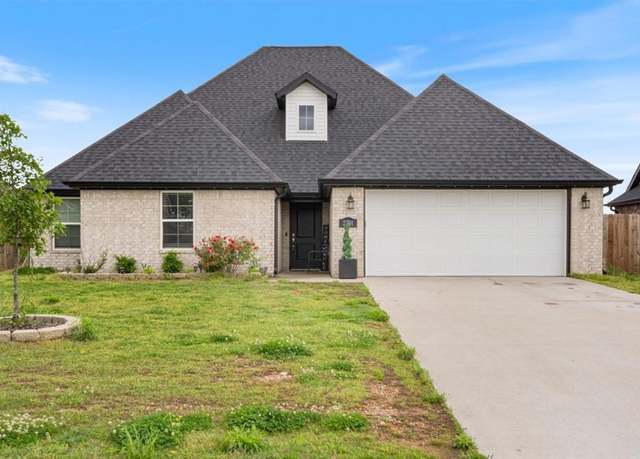 Property at 2701 Suncrest Ave, Springdale, AR 72764, 4 beds, 3 baths