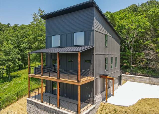 Property at 2580 County Road 148, Eureka Springs, AR 72632, 3 beds, 3 baths