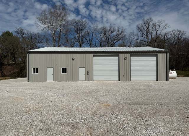 Property at 2184 W Liberty Ave, Springdale, AR 72762, 1 bed, 1 bath
