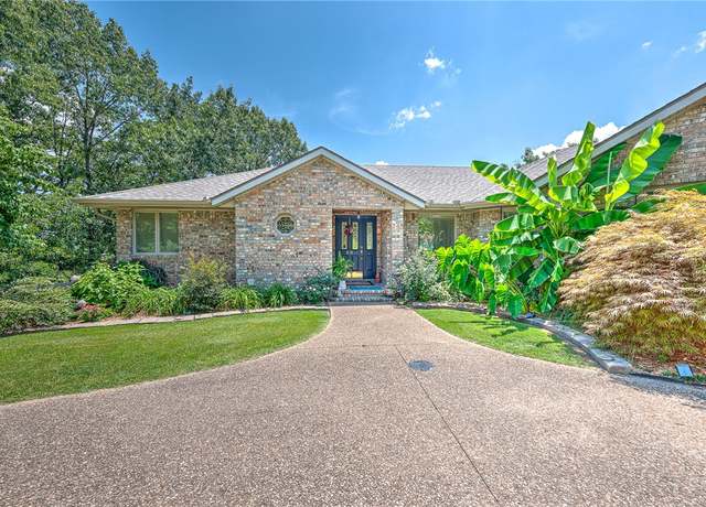 Property at 50 Eriboll Ln, Bella Vista, AR 72715, 4 beds, 3 baths