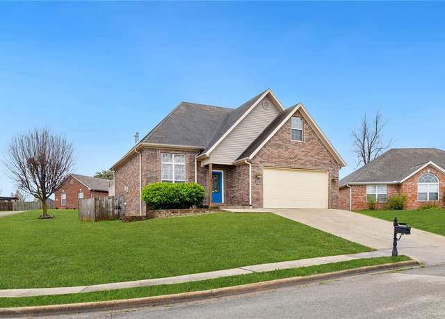 Property at 5101 S 62nd St, Rogers, AR 72758, 4 beds, 2.5 baths