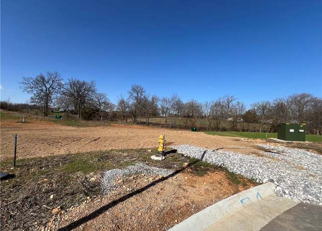 Property at 1400 E Ferbrashe Ct, Siloam Springs, AR 72761