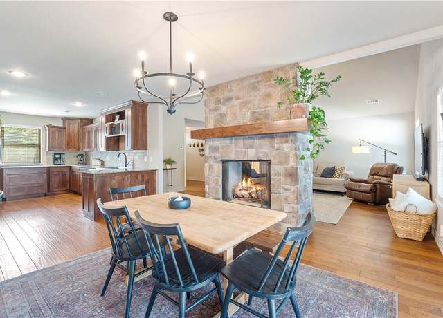 Property at 1055 Nemett Cir, Pea Ridge, AR 72751, 3 beds, 2 baths