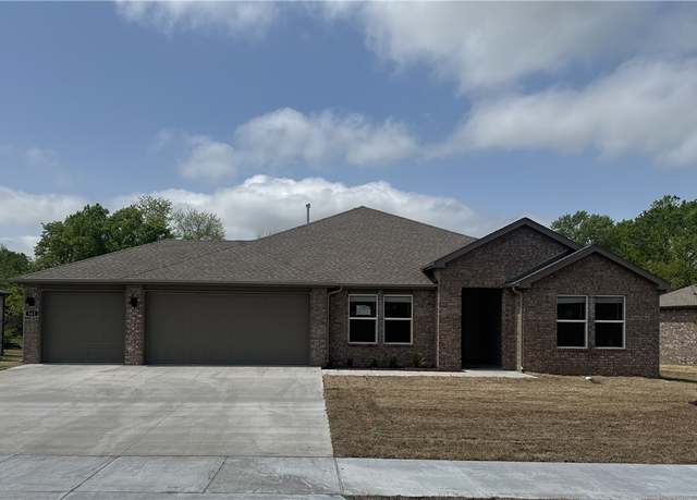 Property at 562 Terrace Ave, Prairie Grove, AR 72753, 4 beds, 2 baths