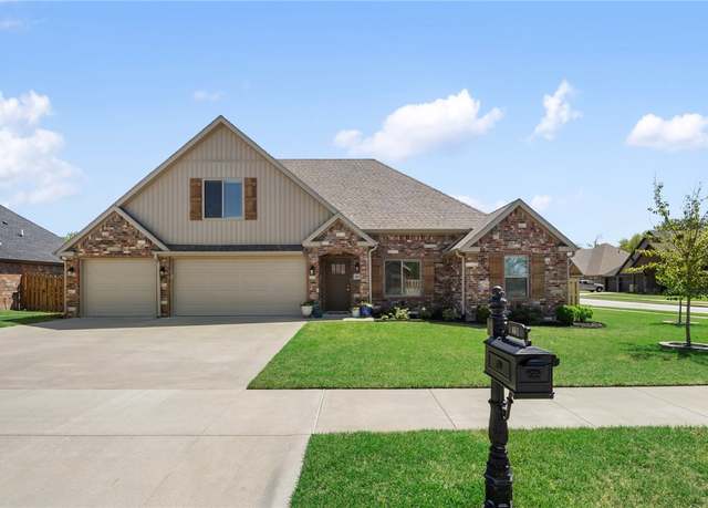 Property at 461 Payton Pl, Farmington, AR 72730, 3 beds, 3 baths