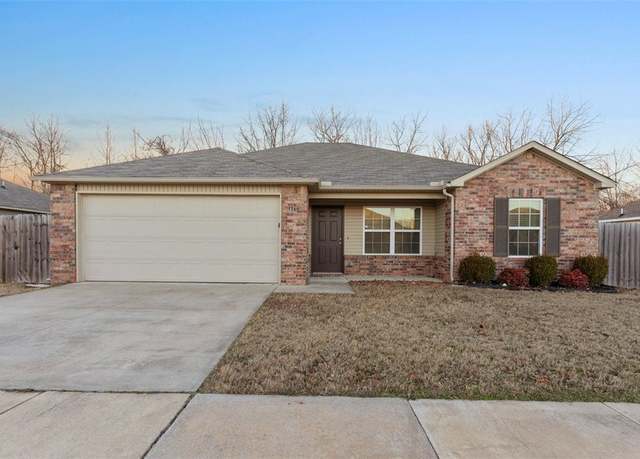 Property at 1149 S Splash Dr, Fayetteville, AR 72701, 3 beds, 2 baths