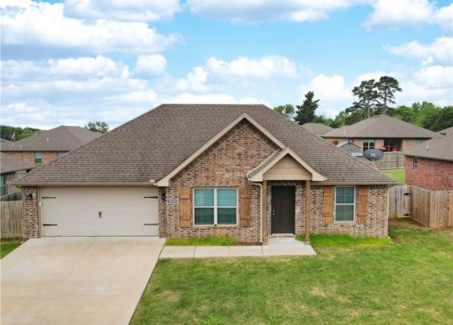 Property at 809 NW 64th Ave, Bentonville, AR 72713, 3 beds, 2 baths