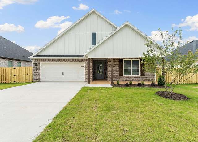 Property at 1817 Edwards St, Pea Ridge, AR 72751, 3 beds, 2 baths