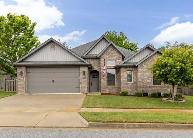 Property at 505 N Sabine Pass Rd, Fayetteville, AR 72704, 4 beds, 2 baths