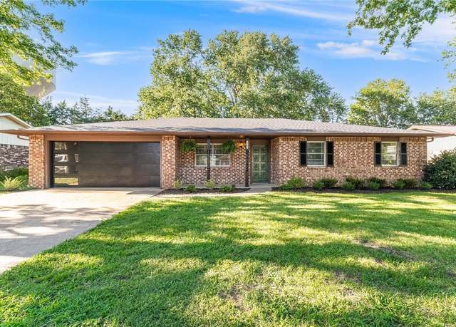 Property at 4202 Chapman Ave, Springdale, AR 72762, 3 beds, 2 baths