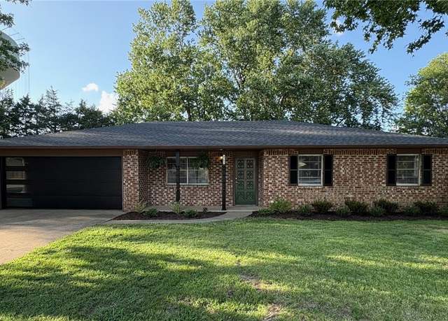 Property at 4202 Chapman Ave, Springdale, AR 72762, 3 beds, 2 baths