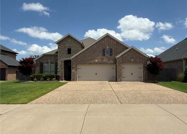 Property at 5401 SW Lavender St, Bentonville, AR 72713, 4 beds, 3 baths