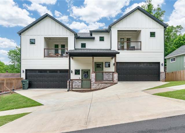 Property at 215 Center St, Fayetteville, AR 72701, 6 beds, 5 baths