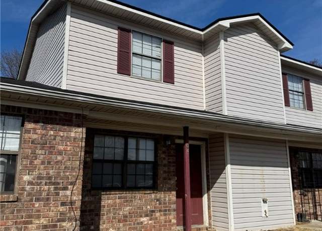 Property at 1407 E O St, Russellville, AR 72801, 2 beds, 1.5 baths