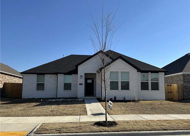 Property at 146 S Harrogate Ln, Fayetteville, AR 72704, 4 beds, 2 baths