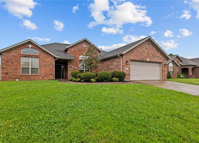 Property at 4788 Soapstone Dr, Fayetteville, AR 72704, 4 beds, 2 baths