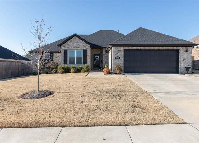 Property at 1355 NE Pershing St, Fayetteville, AR 72704, 4 beds, 2 baths