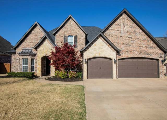 Property at 605 NE Saddle Ridge Rd, Bentonville, AR 72712, 5 beds, 4 baths