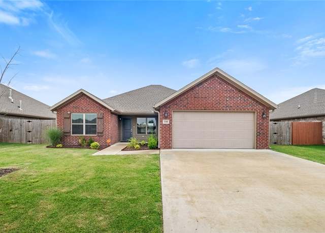 Property at 1100 Moonrise St, Centerton, AR 72713, 3 beds, 2 baths