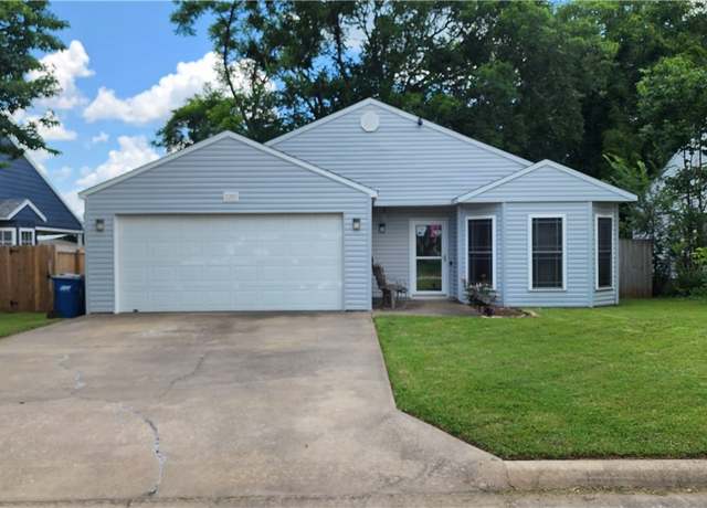 Property at 1210 Spring St, Bentonville, AR 72712, 3 beds, 2 baths
