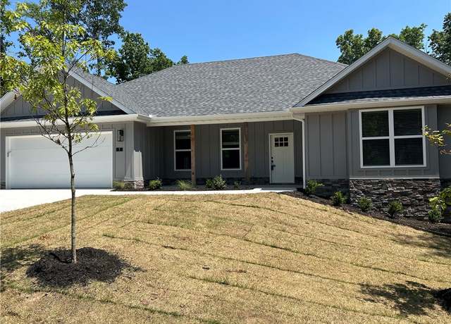 Property at 7 Mcginnis Ln, Bella Vista, AR 72715, 3 beds, 2 baths
