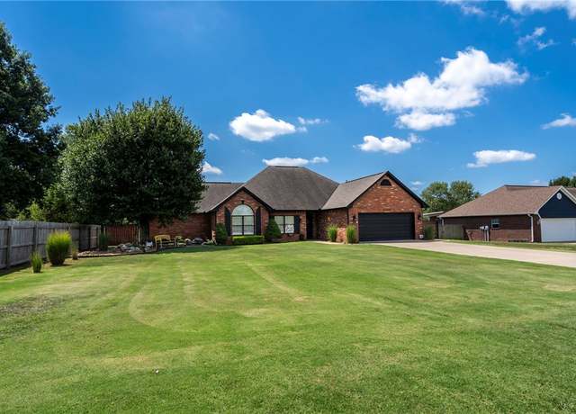 Property at 22849 Lawlis Rd, Siloam Springs, AR 72761, 3 beds, 4.5 baths