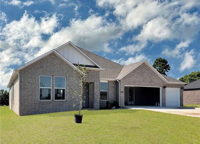 Property at 3104 Hattie Ln, Springdale, AR 72745, 4 beds, 2 baths