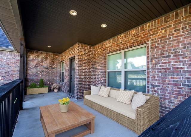 Property at 1413 Reagan Ave, Gentry, AR 72734, 4 beds, 2.5 baths