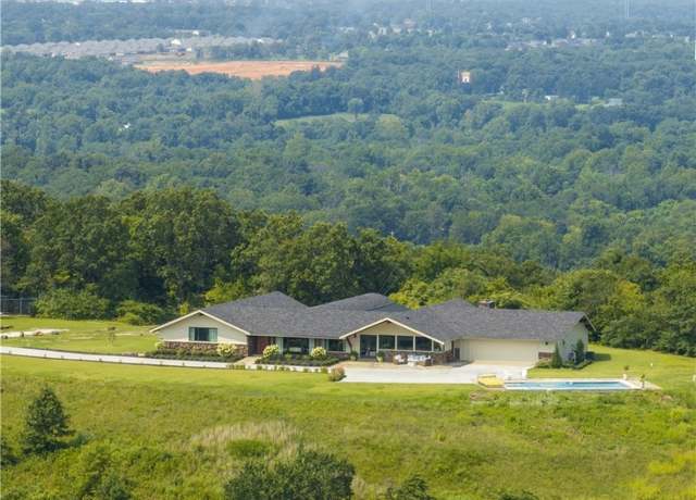 Property at 5292 N Graham Rd, Springdale, AR 72762, 5 beds, 4.5 baths