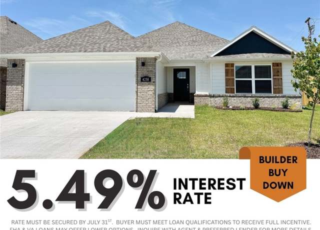Property at 4258 W Buckaroo St, Fayetteville, AR 72704, 4 beds, 2 baths