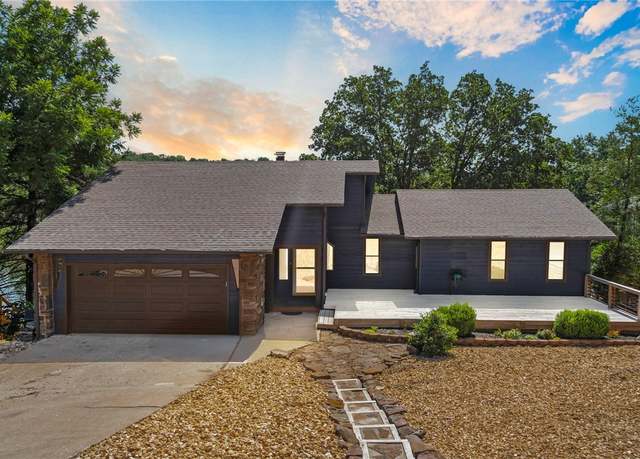 Property at 55 Portsmouth Dr, Bella Vista, AR 72715, 3 beds, 2.5 baths