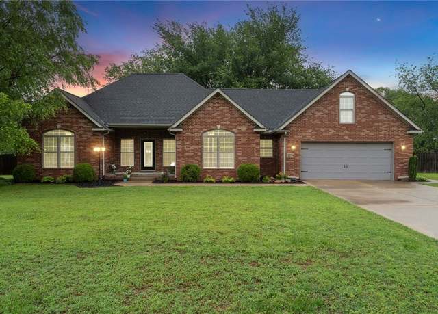 Property at 22704 Oakview Rd, Siloam Springs, AR 72761, 4 beds, 3 baths