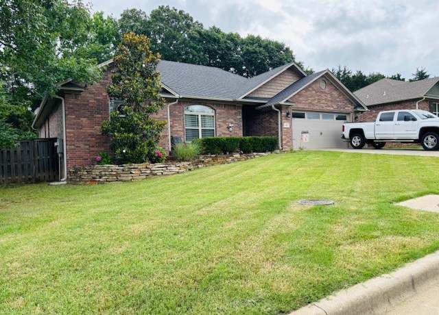 Property at 4117 N Frankfrt, Russellville, AR 72802, 3 beds, 2 baths
