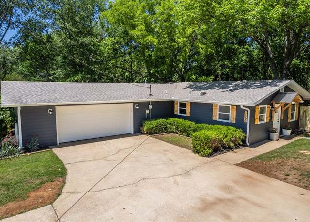 Property at 3350 W Mount Comfort Rd, Fayetteville, AR 72704, 4 beds, 2 baths