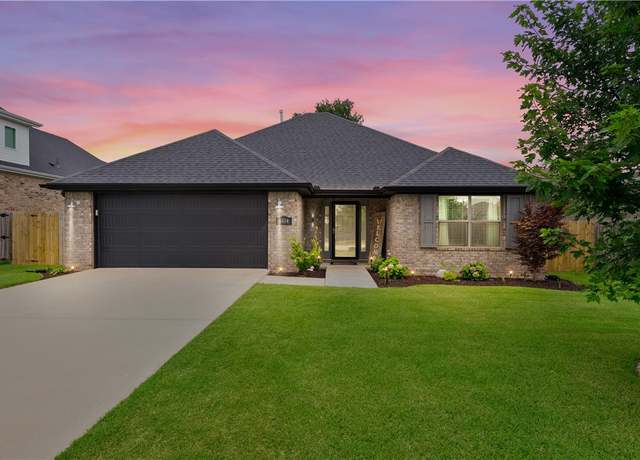 Property at 4404 SW Nativestone St, Bentonville, AR 72713, 3 beds, 2 baths
