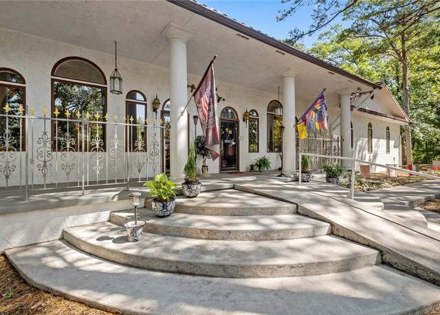 Property at 3185 E Van Buren, Eureka Springs, AR 72632, 7 beds, 5 baths