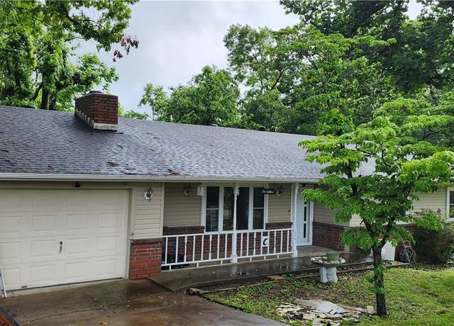 Property at 1201 NW 10th St, Bentonville, AR 72712, 3 beds, 2 baths