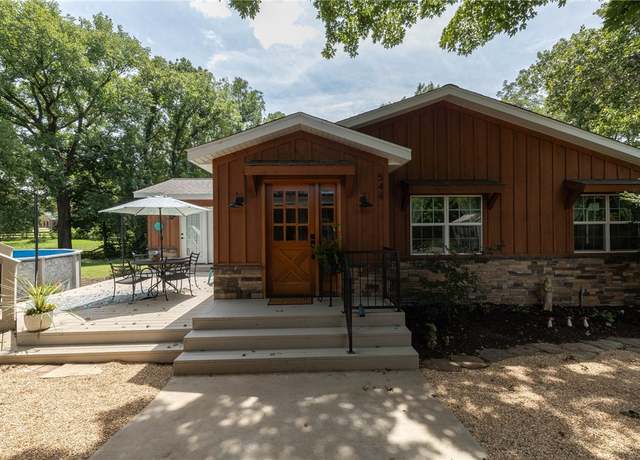 Property at 544 S Wyman Rd, Fayetteville, AR 72701, 3 beds, 2 baths