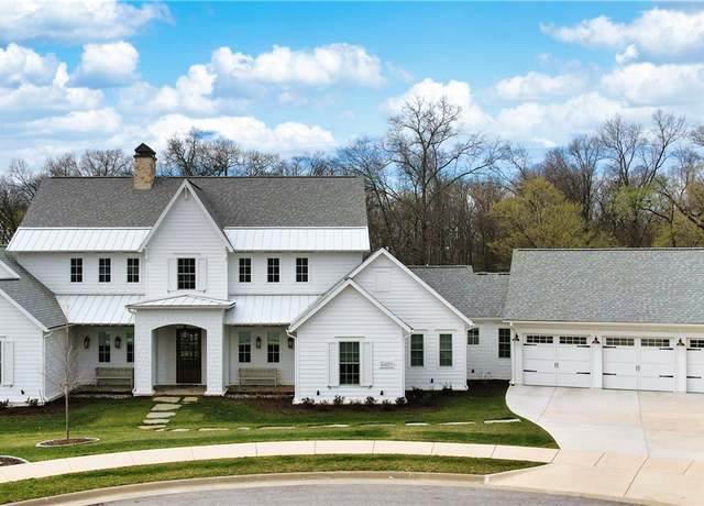 Property at 8401 W Kingbird Ct, Bentonville, AR 72713, 4 beds, 4.5 baths