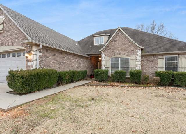 Property at 3443 W Earnhardt Dr, Fayetteville, AR 72704, 4 beds, 2 baths
