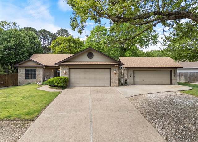 Property at 2 Breton Ln, Bella Vista, AR 72715, 3 beds, 2 baths