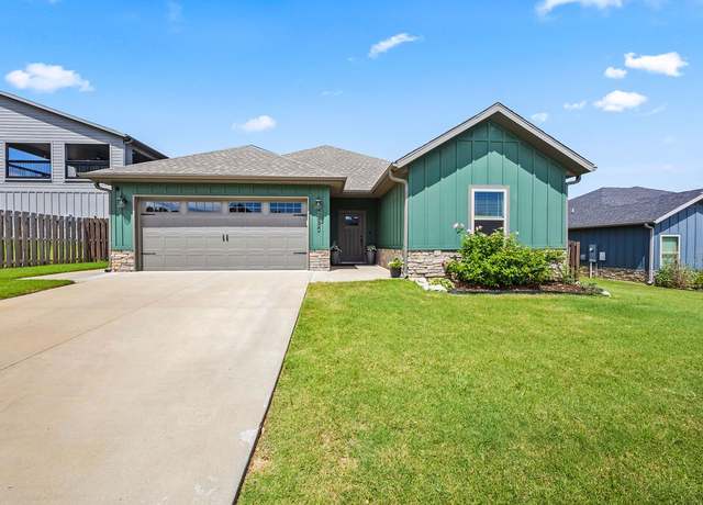 Property at 2680 N Justin Dr, Fayetteville, AR 72704, 4 beds, 3 baths
